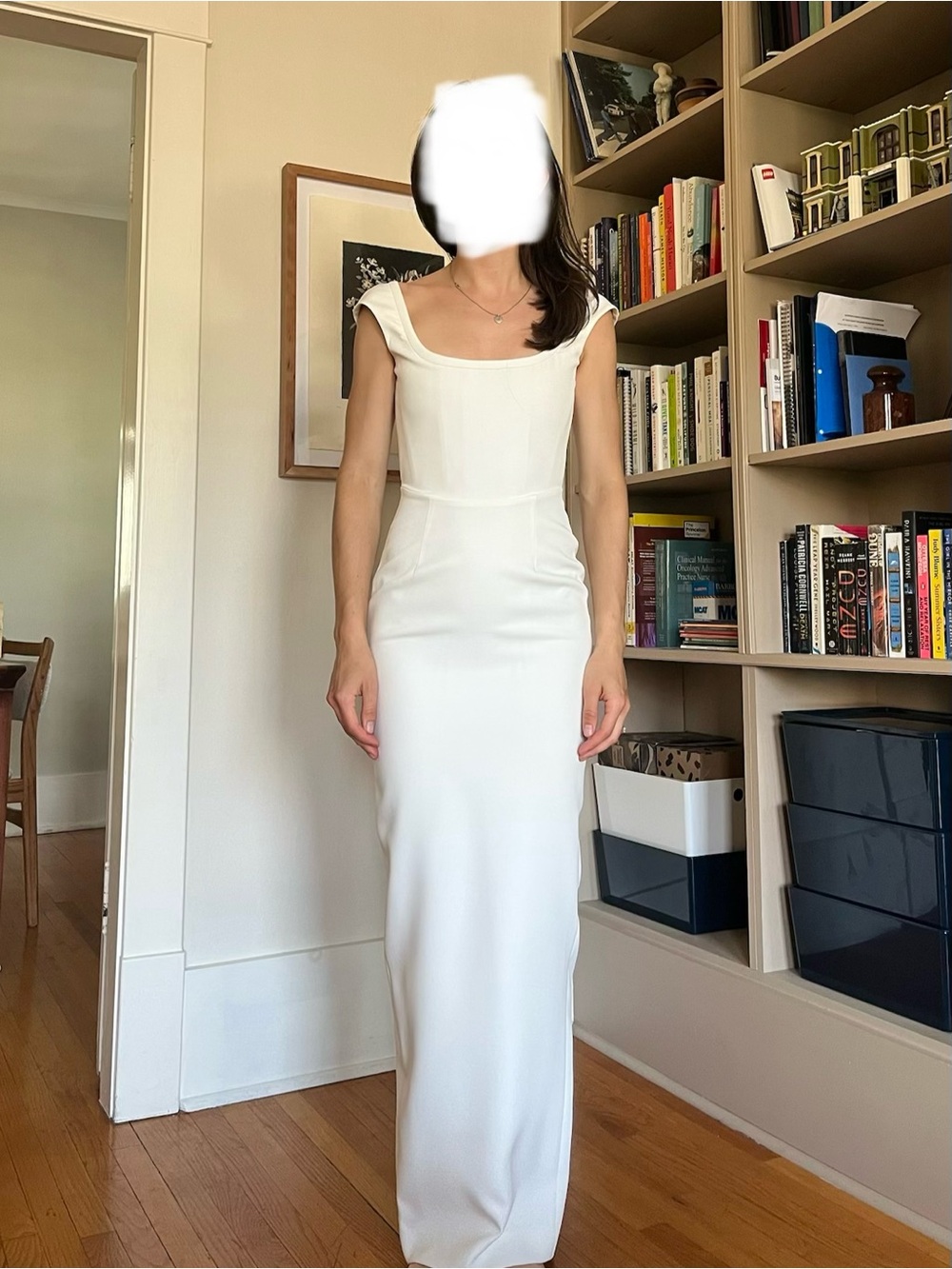 Sleek Scoop-Neck Cap-Sleeve Maxi Dress in White - Picture 5 of 6